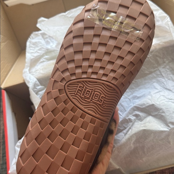 *NEW* FLOJOS LEXIE OUTDOOR SLIPPER BLACK PUFF LEOPARD FUR 11 - Picture 7 of 8